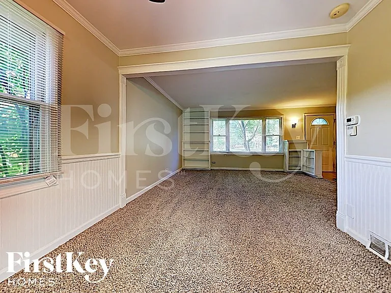 28W608 Bolles Ave — Photo 6