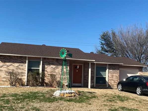 2704 Kristinwood Dr, Arlington, TX 76014