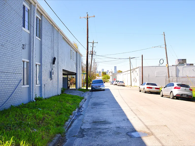 1617 Marlin St — Photo 15