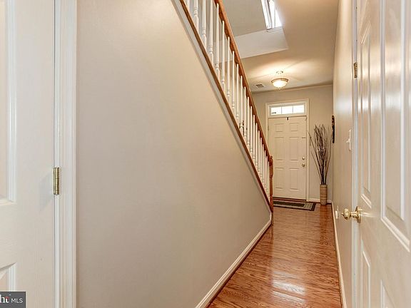 3rd image of 5423 Chieftain Cir