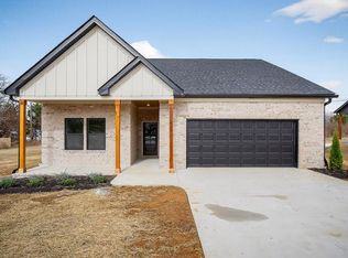 506 Morgan Dr, Smithville, TN 37166