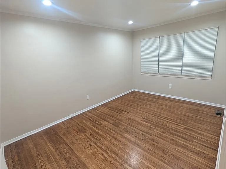 2609 Birch St — Photo 22