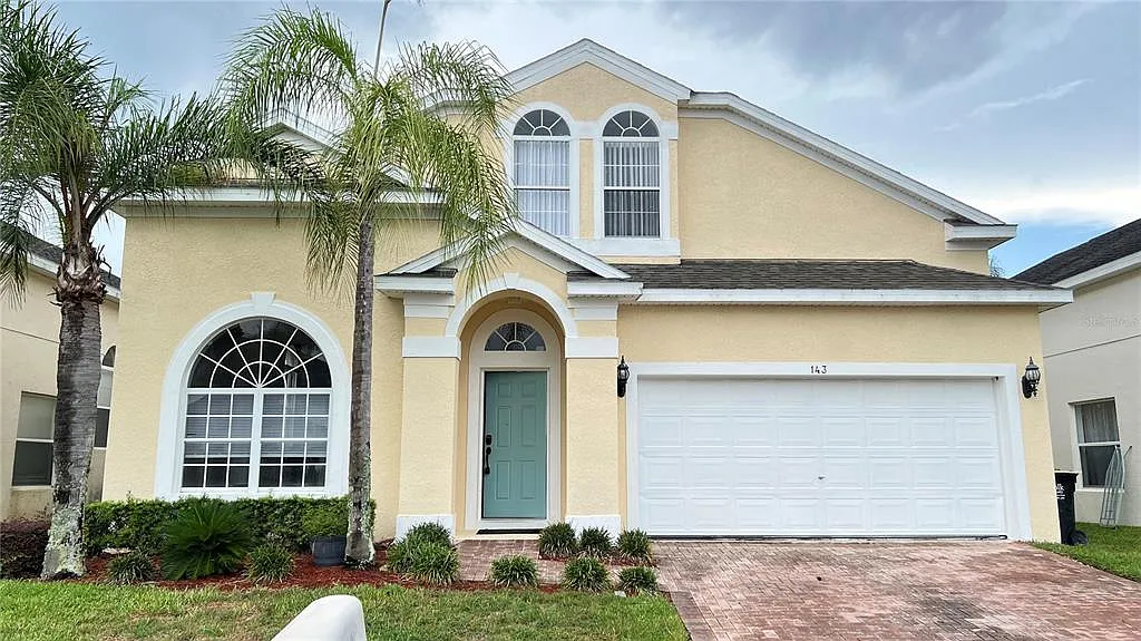 5 bed, 3.5 bath, 2558 sqft, $2,475 — Photo 1