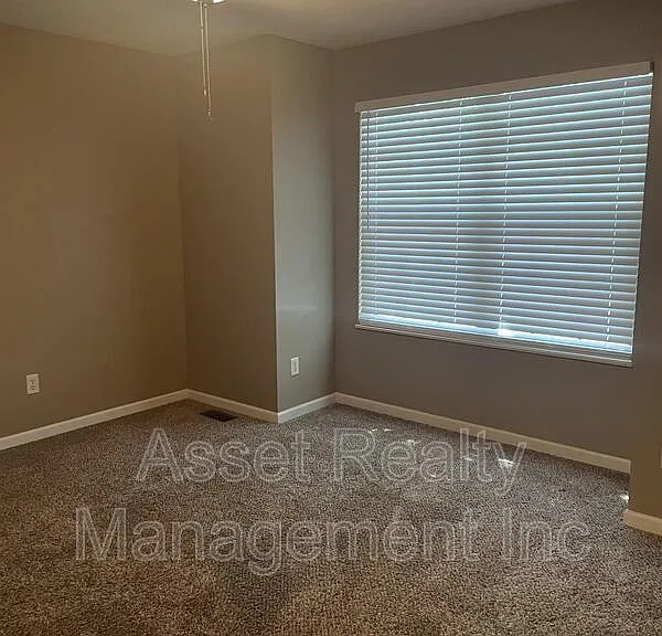 645 Cornerbrook Ln — Photo 11