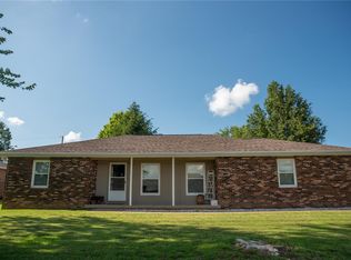 357 Planeview Ave, Lebanon, MO 65536