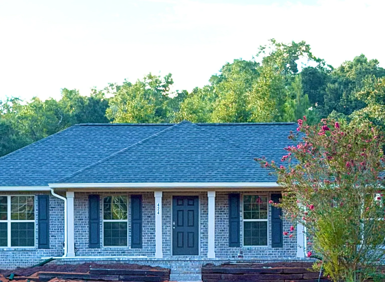 3 bed, 1423 sqft, $2,000 — Photo 1