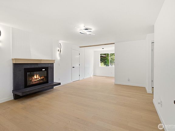 5th image of 853 S 306th Street