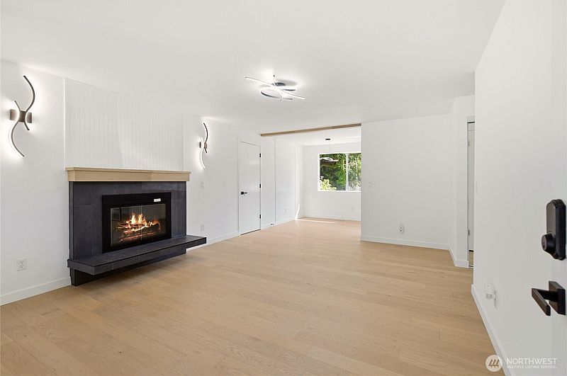 5th image of 853 S 306th Street