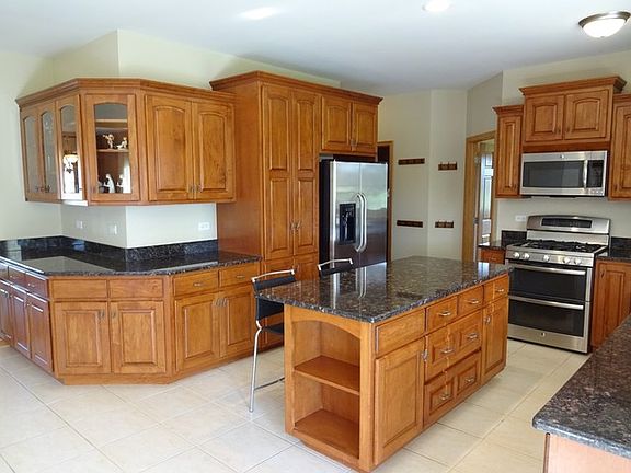 4th image of 22698 Stanford Dr