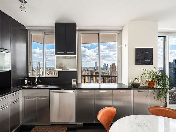 5th image of 304 E 65th St APT 32C