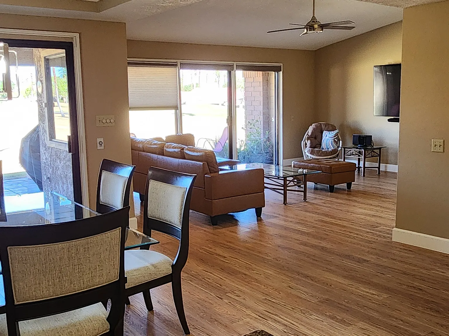 3 bed, 1851 sqft, $3,600 — Photo 2