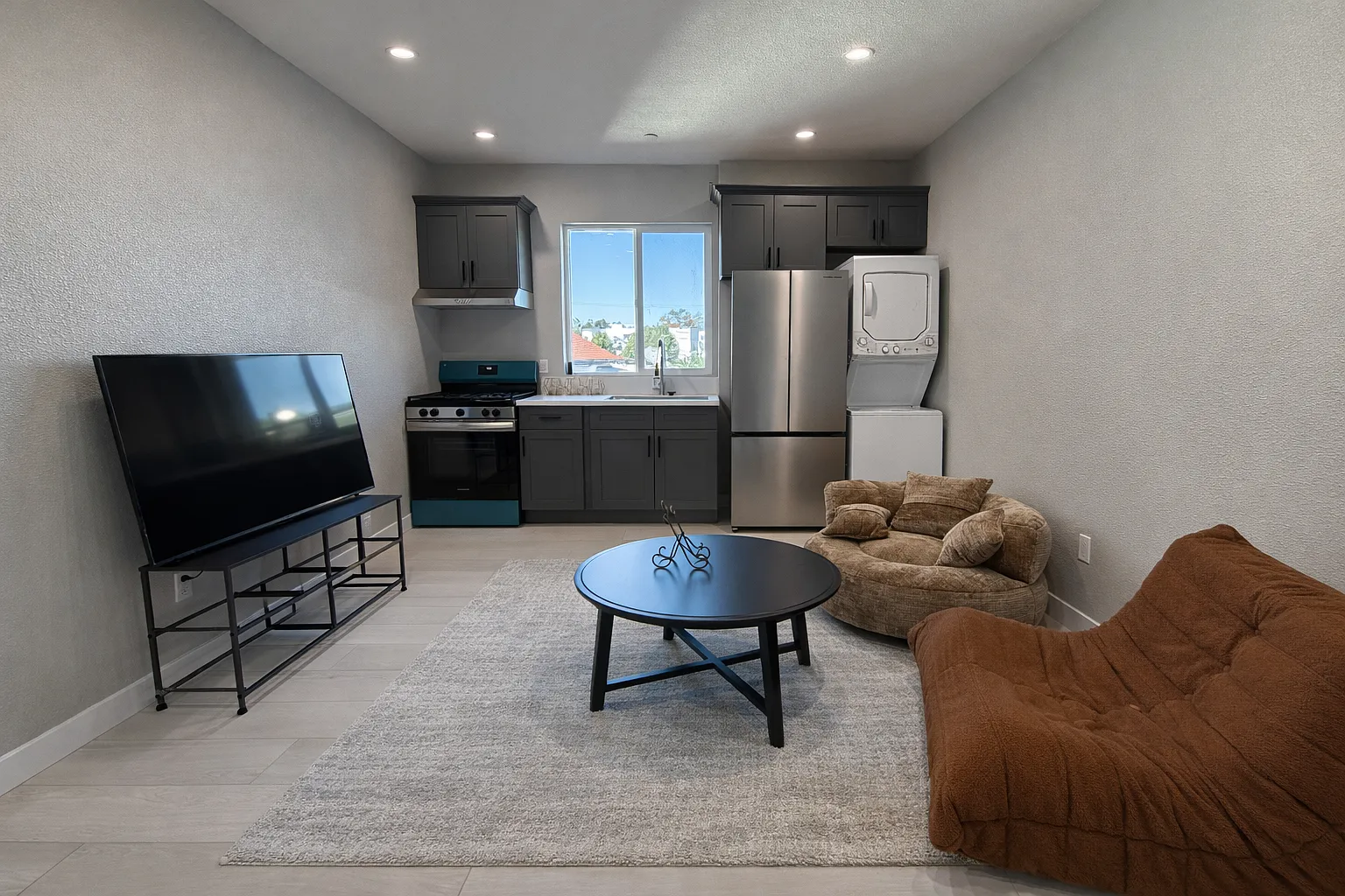1 bed, 330 sqft, $750 — Photo 3
