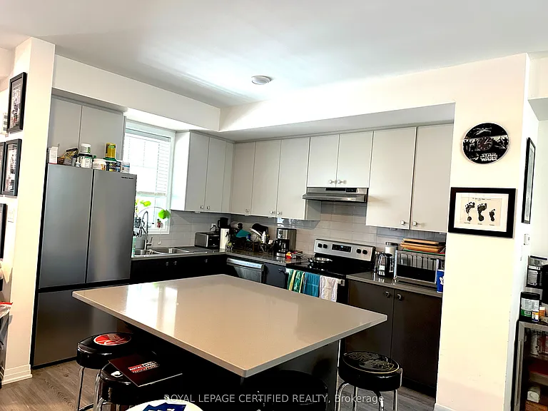 14 Ambereen Pl — Photo 9