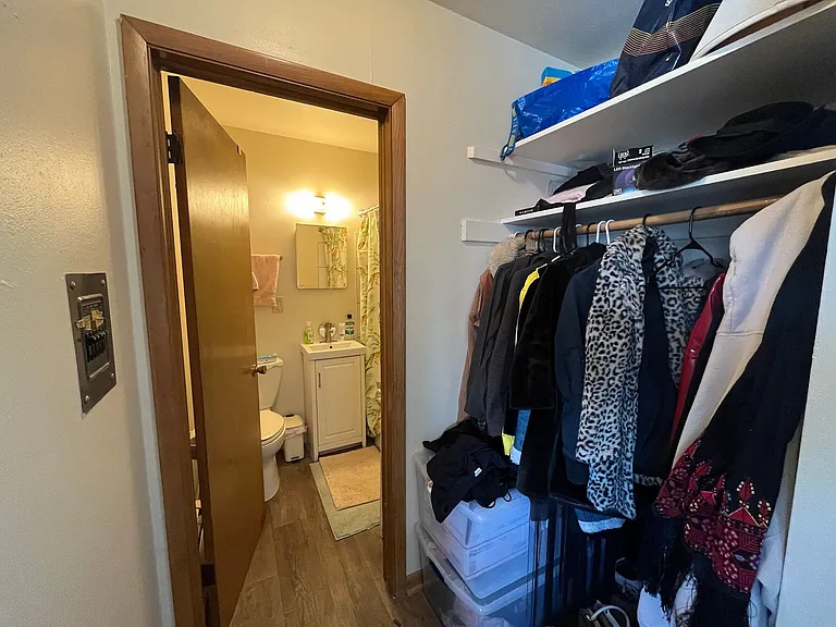 8420 W Greenfield Ave — Photo 4