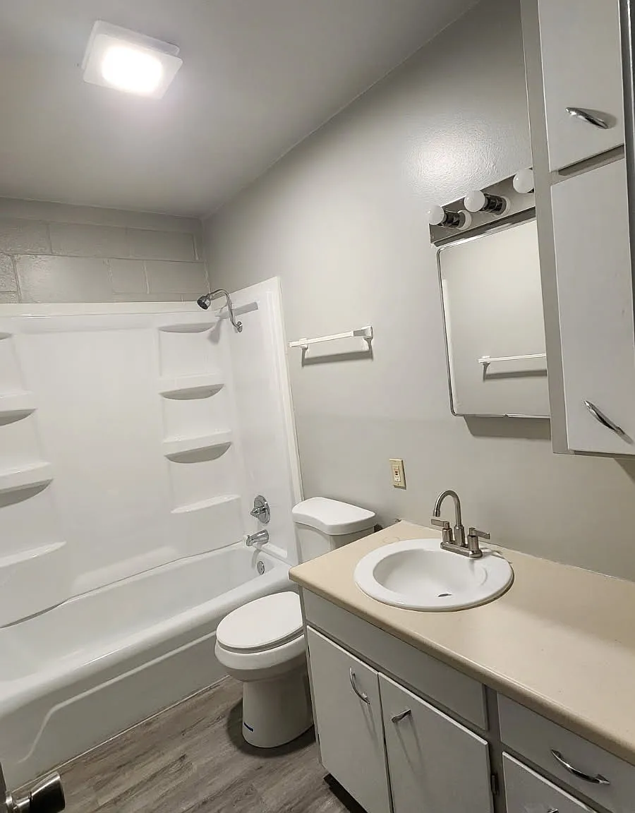 2 bed, 720 sqft, $964 — Photo 2