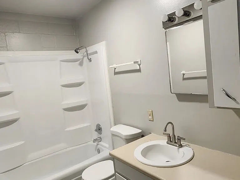 317 Washington St #1 — Photo 2