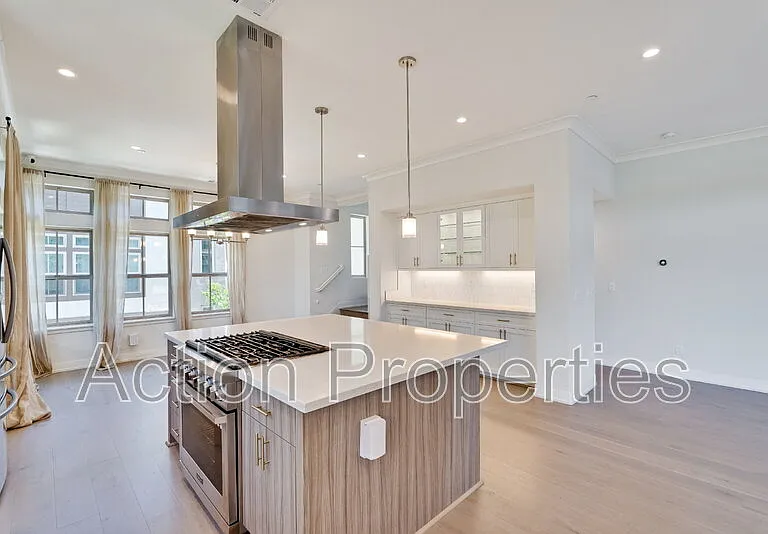 2388 Toledo Ter — Photo 10