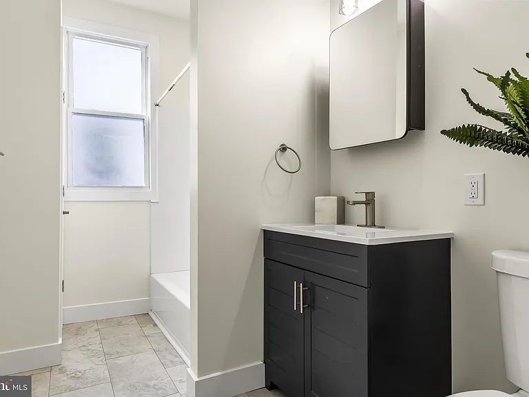 607 Station Ave — Photo 9