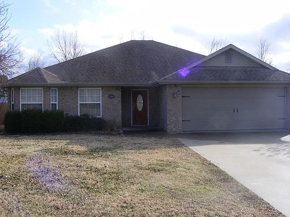 3rd image of 1604 Abraham Dr