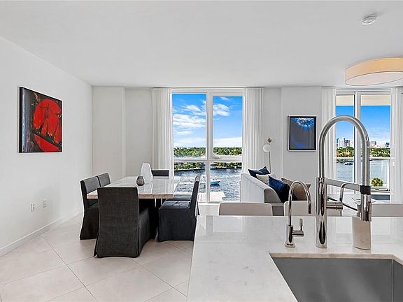 4th image of 401 N Birch Road #708
