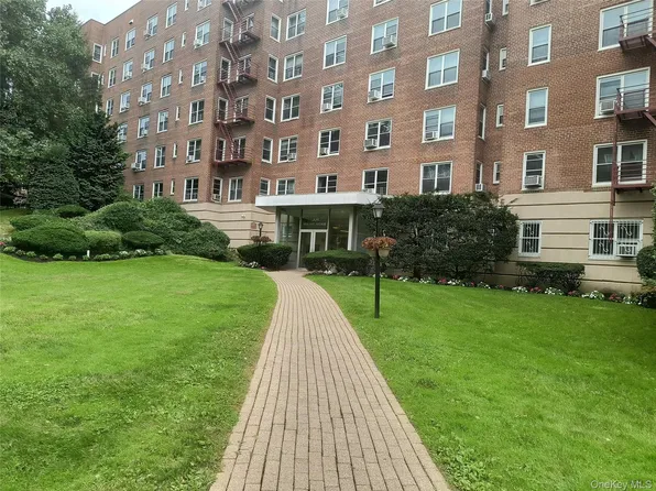 1304 Midland Avenue #B41, Yonkers, NY 10704