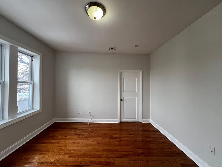 161 Bergen Ave #42E — Photo 3
