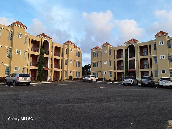 2nd image of 500 Calle Castillo #3
