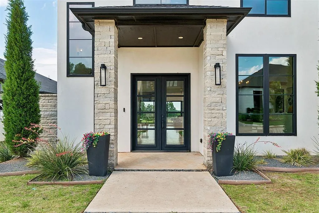 3 bed, 2.5 bath, 3500 sqft, $6,225 — Photo 2