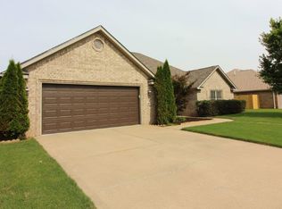 307 SE Eaton St, Bentonville, AR 72712