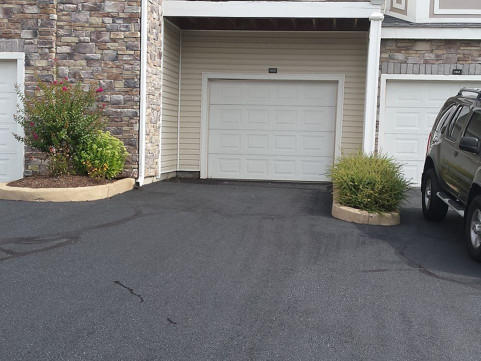 deck w optional garage below