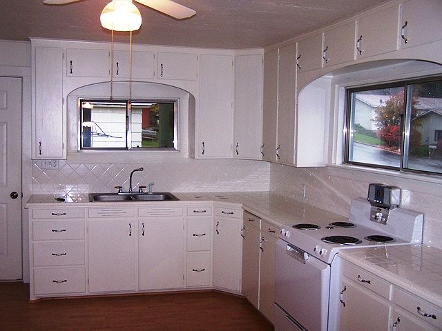 2nd image of 810 N Oak St