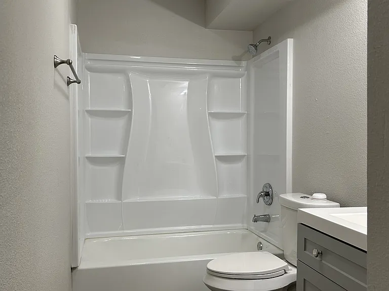 407 N Justin Ave #C — Photo 6