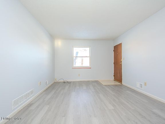 4th image of 3204 Fordhaven Rd