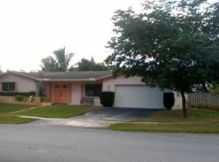 1760 NW 106th Ter, Pembroke Pines, FL 33026