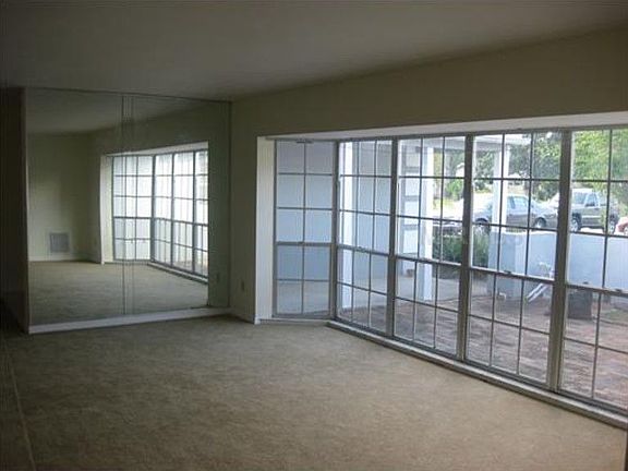 5th image of 1496 Skyline Dr