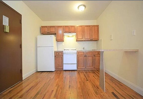 3rd image of 581 Vanderbilt Ave APT 3F