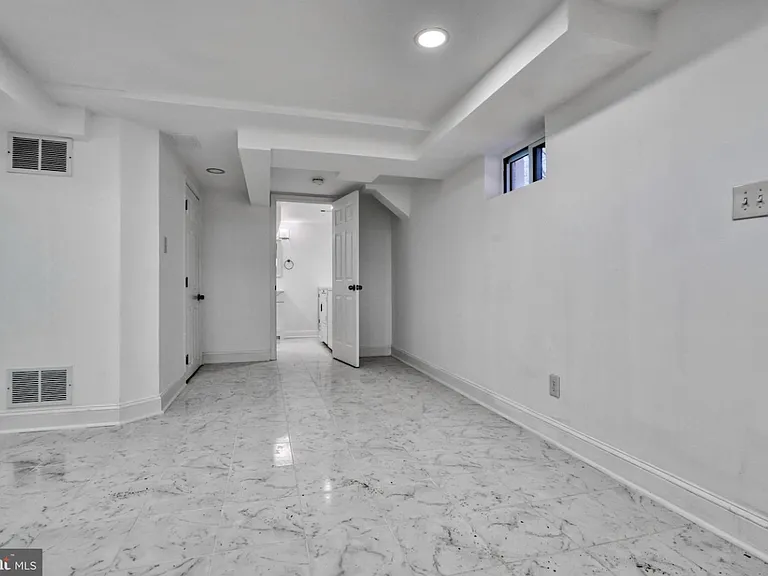 701 Platinum Ave — Photo 30