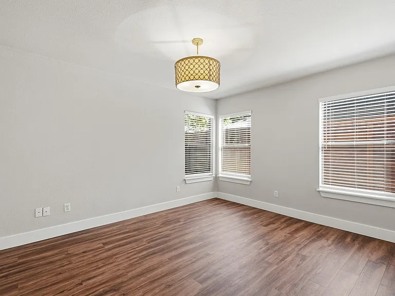 9011 Angora St — Photo 17