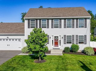 4 Chestnut St, Hudson, NH 03051