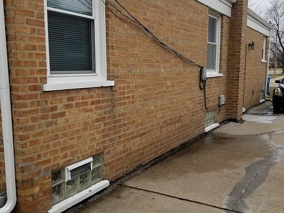 2nd image of 3633 Dora St