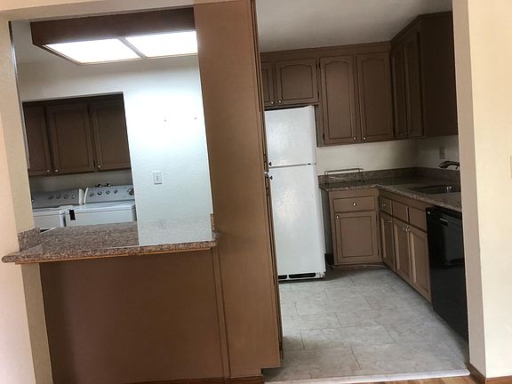 4th image of 2041 Holly Branch Ct
