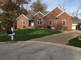 242 Palace Dr, Evansville, IN 47711