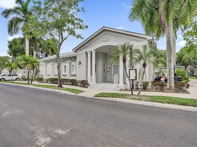 3911 Shoma Dr — Photo 41