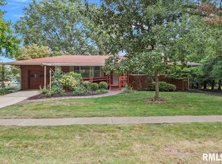 13 Sherry Ln, Rochester, IL 62563