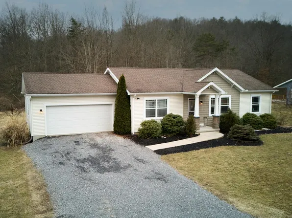 138 Woodside Cir, Jersey Shore, PA 17740