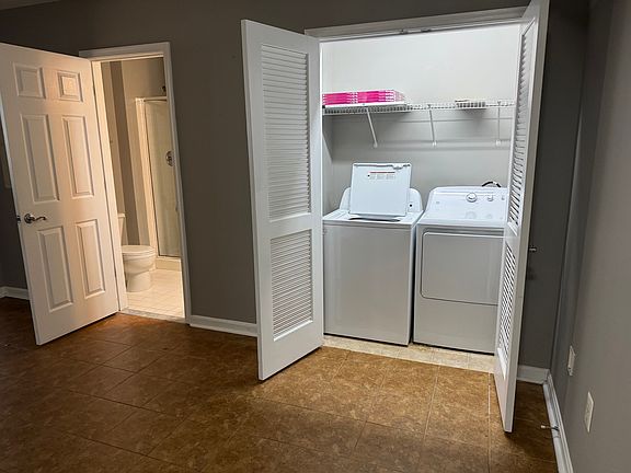 4th image of 1821 Cedar Cove Way #101