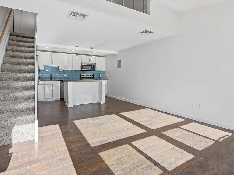 361 S Estes St #16 — Photo 3