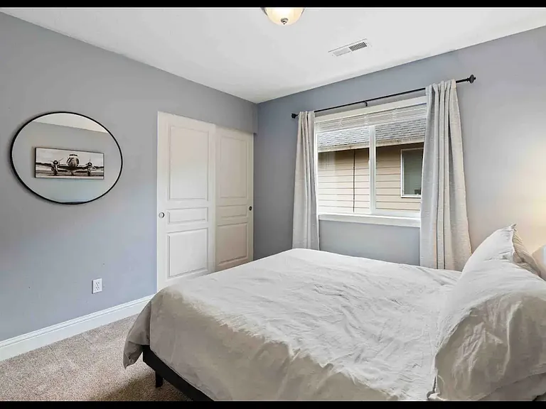 NE 183rd Ct — Photo 39