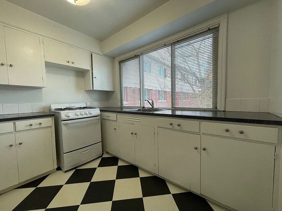 105 NE 61st Ave #1-21