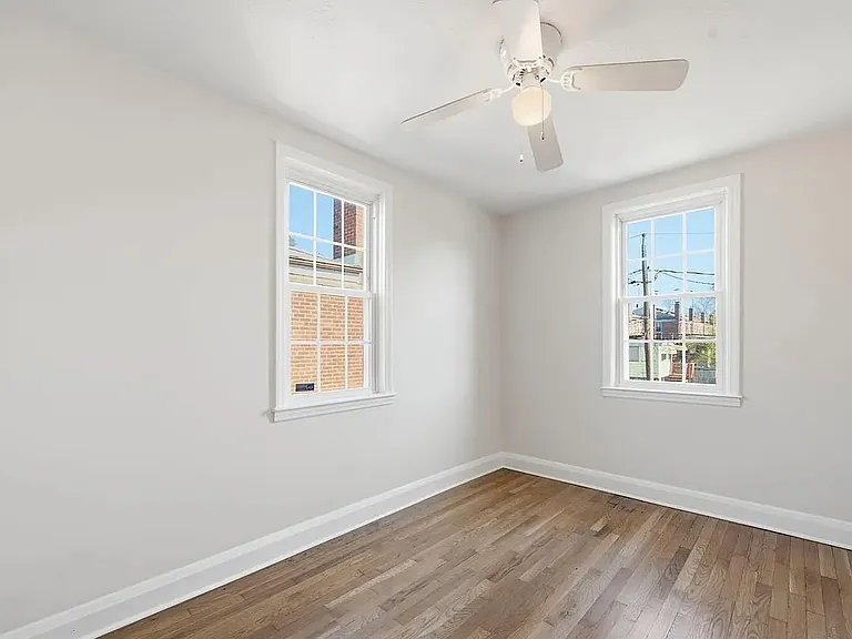 308 Georgia Ave NE — Photo 14